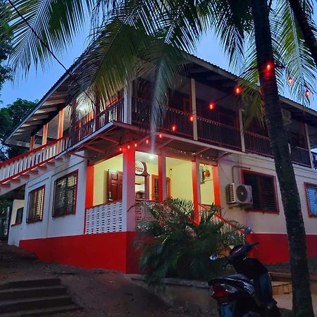 Fenix Hotel & Hostel Utila Dış mekan fotoğraf