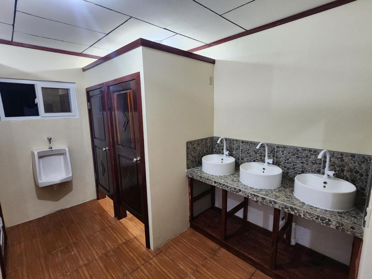 Fenix Hotel & Hostel Utila Dış mekan fotoğraf
