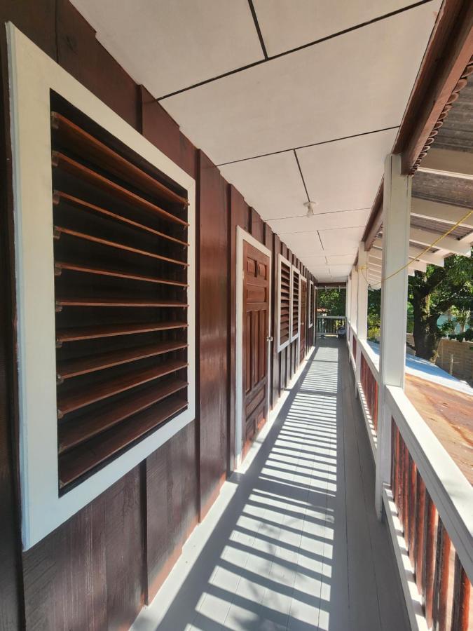 Fenix Hotel & Hostel Utila Dış mekan fotoğraf