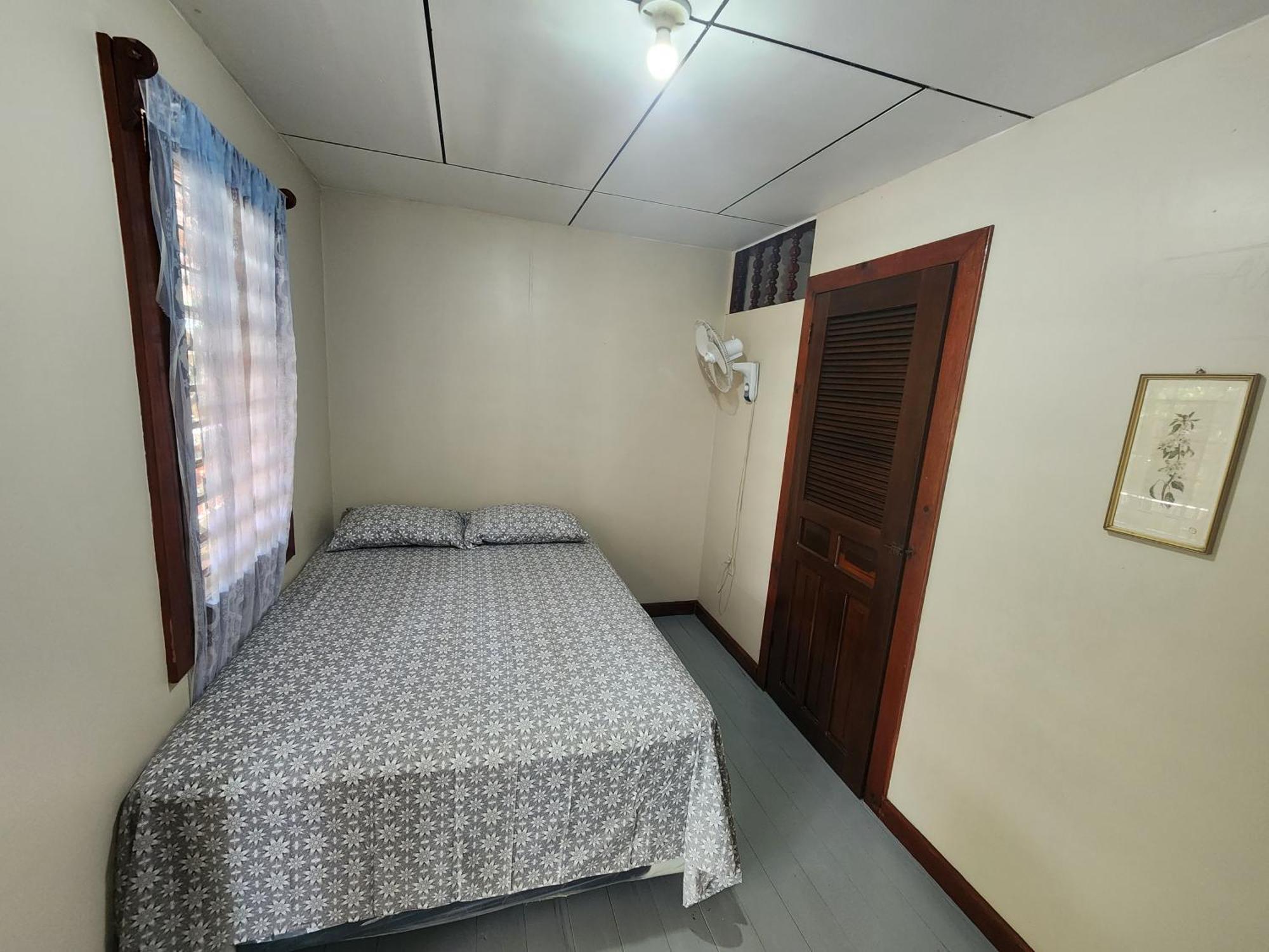 Fenix Hotel & Hostel Utila Dış mekan fotoğraf