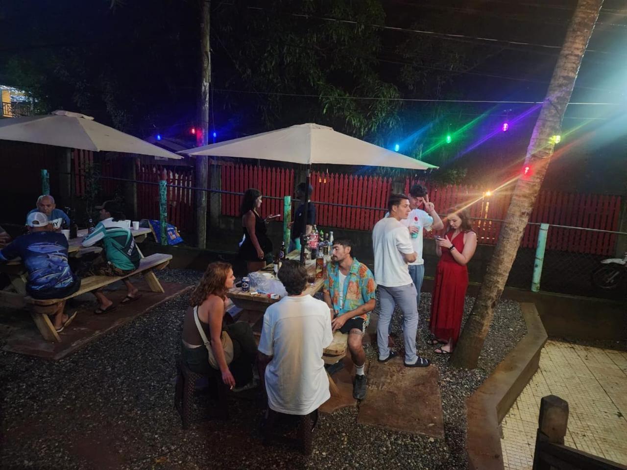 Fenix Hotel & Hostel Utila Dış mekan fotoğraf